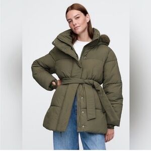 NWT GAP PrimaLoft® P.U.R.E. Puff jacket